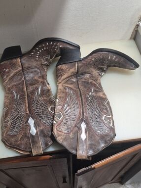 Gypsy Girl Distressed Brown Leather Wing-Embroidered Heeled Boots